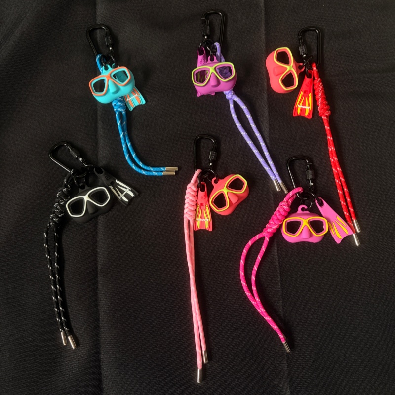Swim Fins - 新しいアウトドアダイビングマスクキーホルダーバッグチャームシリコンスキューバダイビングフィンキーホルダーアクセサリー（鍵やバックパック用）