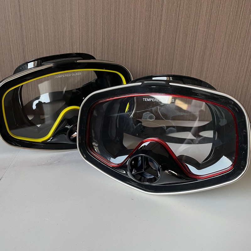曇り止め加工のダイビングゴーグル、広視野角のシリコン製ダイビ - Diving Mask のレビューと価格